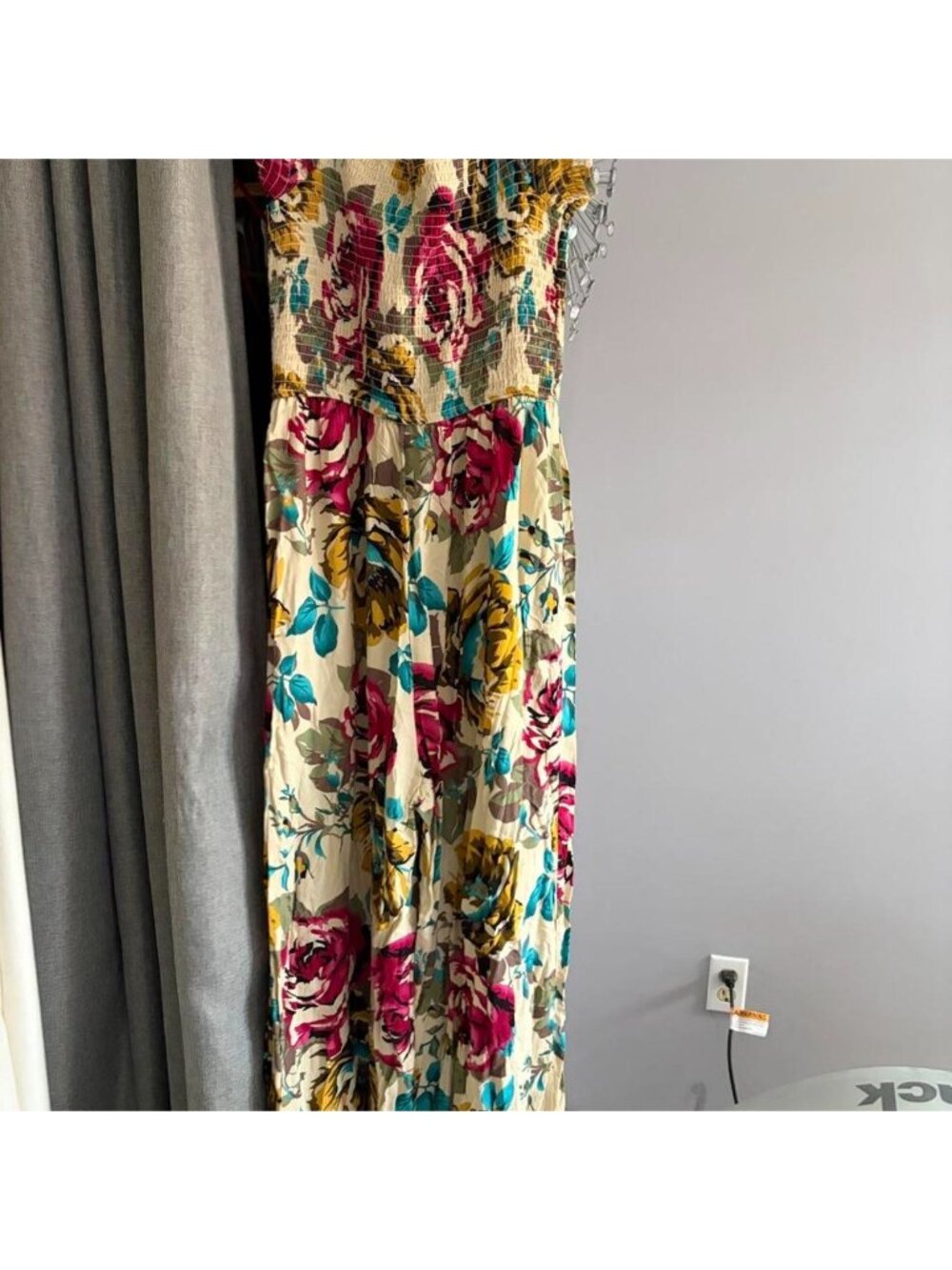 Floral maxi dress with ruffle detail #floral #maxidress #feminine